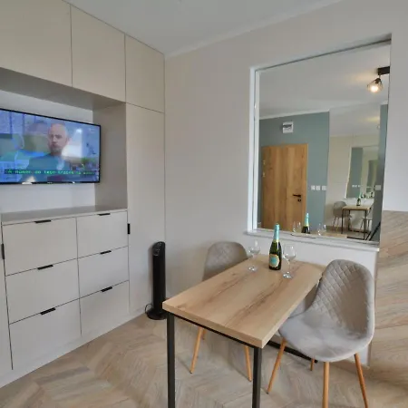 Directly By The Sea, Apartment