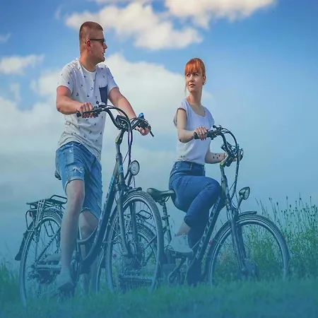 Directly By The Sea, Διαμέρισμα *