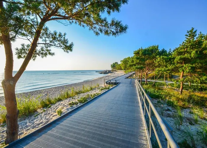 Directly By The Sea, アパート