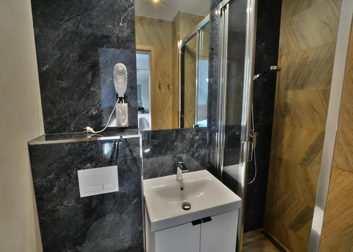 Directly By The Sea, * ウストロニエ・モルスキエ